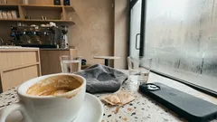 Amicizie e longevità: cosa rivela una meta-analisi sui legami che ci fanno vivere meglio